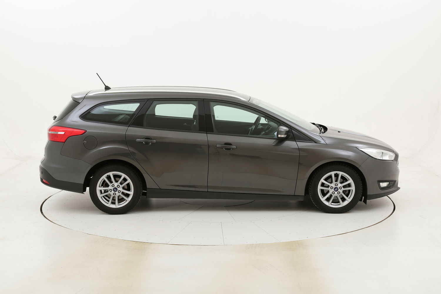 Ford Focus SW Business Powershift usata del 2017 con 115.383 km