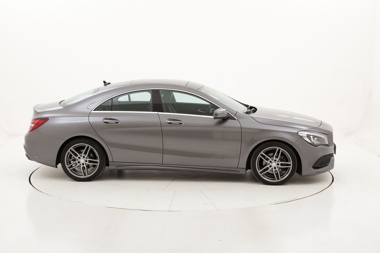 Mercedes CLA 180d Business Extra Aut. usata del 2018 con 117.240 km