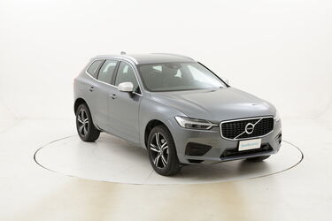 Volvo XC60 D4 R-design AWD Geartronic usata del 2018 con 29.689 km