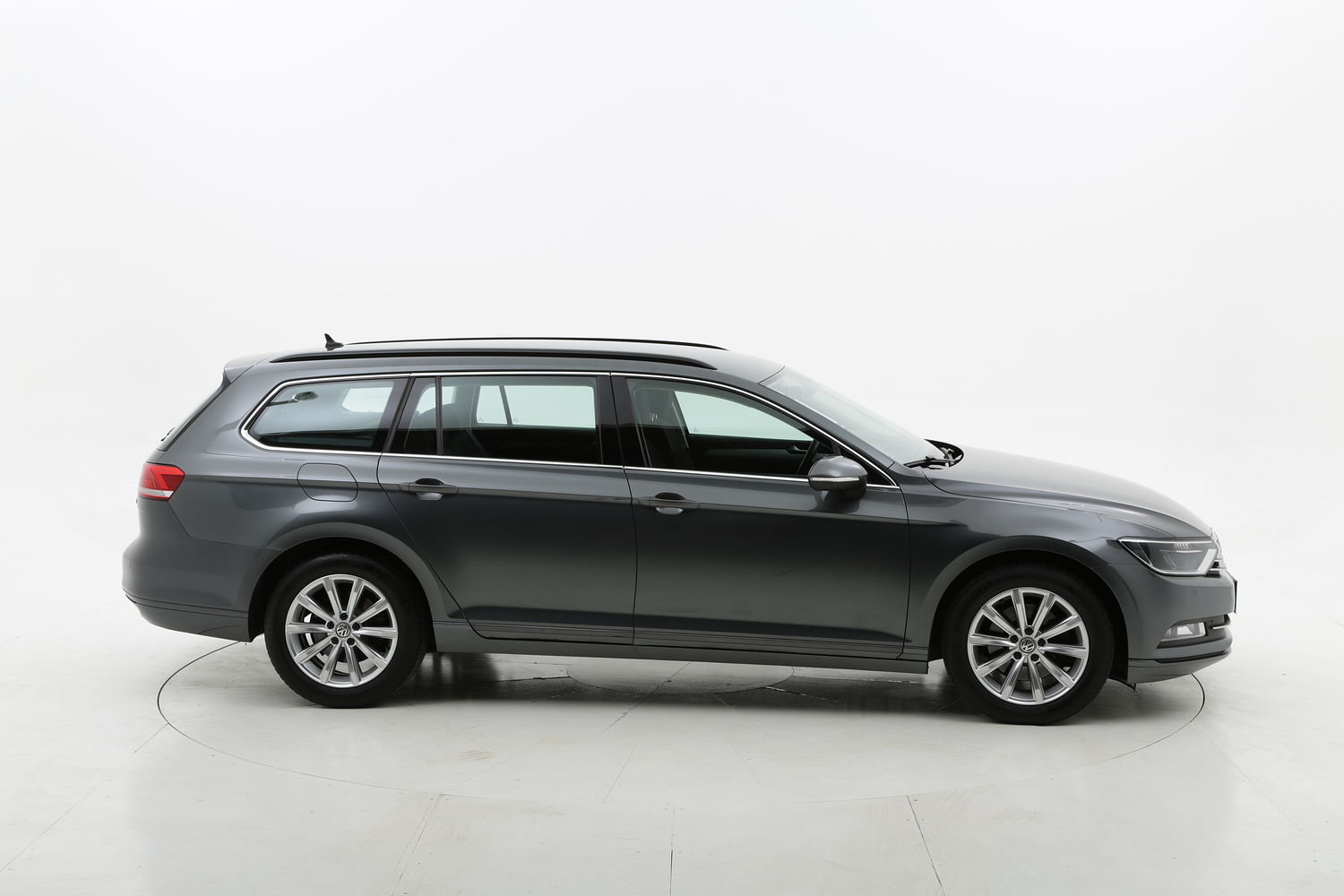 Volkswagen Passat usata del 2015 con 141.191 km