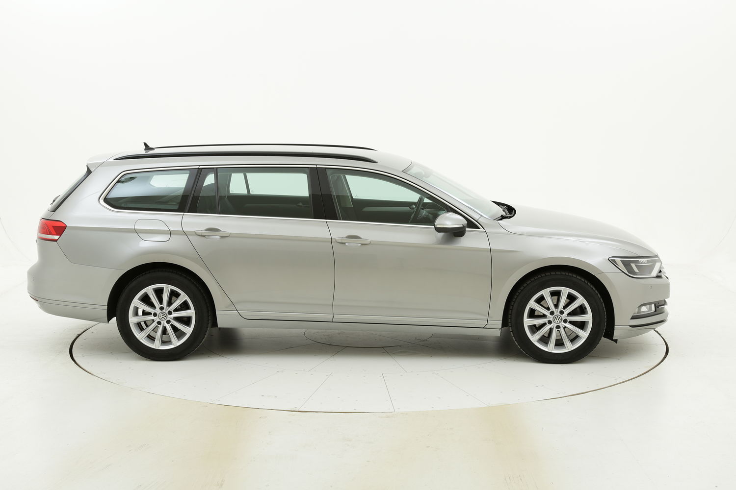 Volkswagen Passat usata del 2017 con 132.526 km