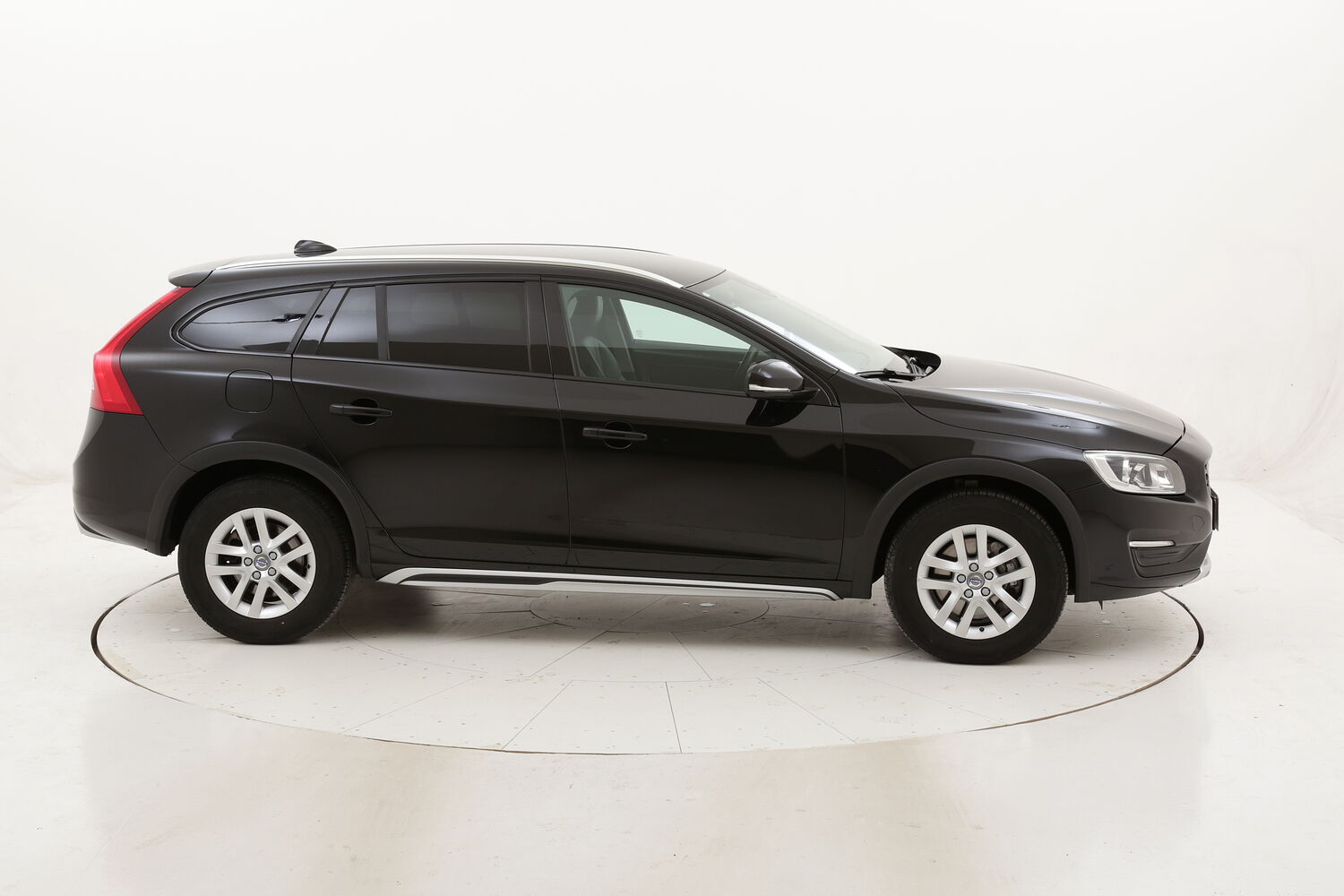 Volvo V60 Cross Country Cross Country D3 Geartronic Business usata del 2017 con 90.376 km
