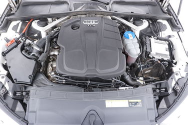 Audi A4 Vano motore Audi A4 Vano motore