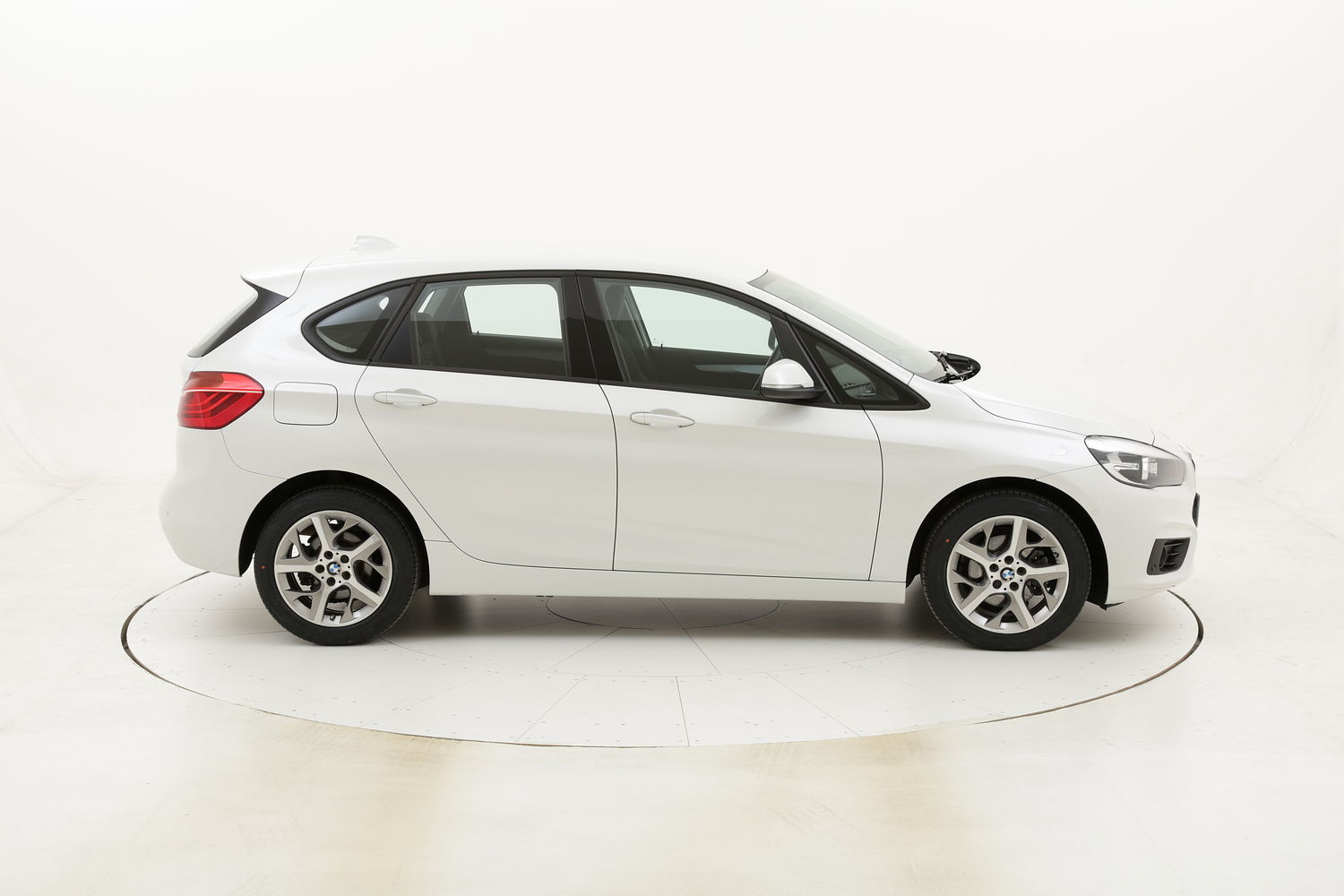 BMW Serie 2 Active Tourer 218d Advantage aut. usata del 2018 con 69.951 km