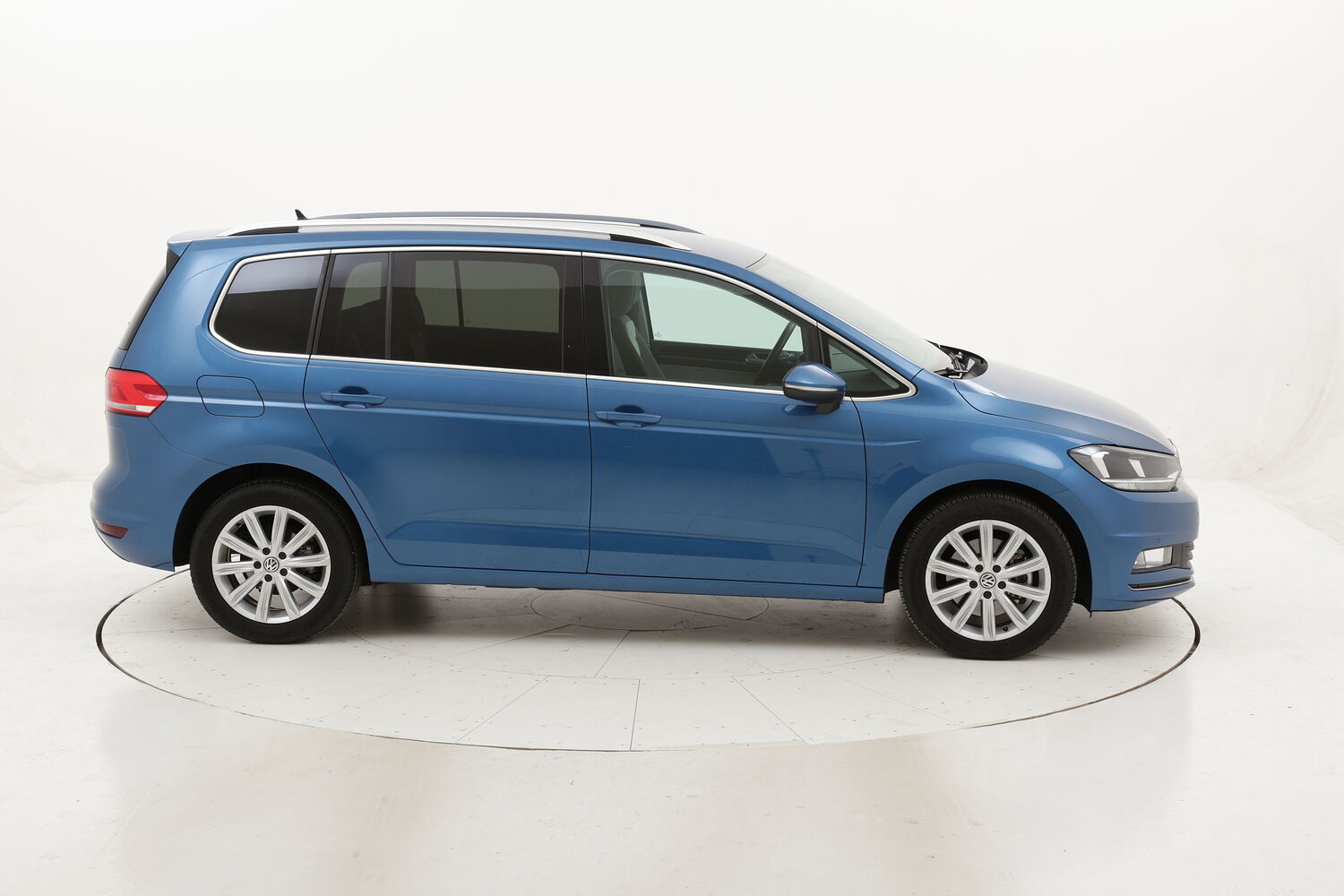 Volkswagen Touran Executive DSG usata del 2016 con 66.728 km