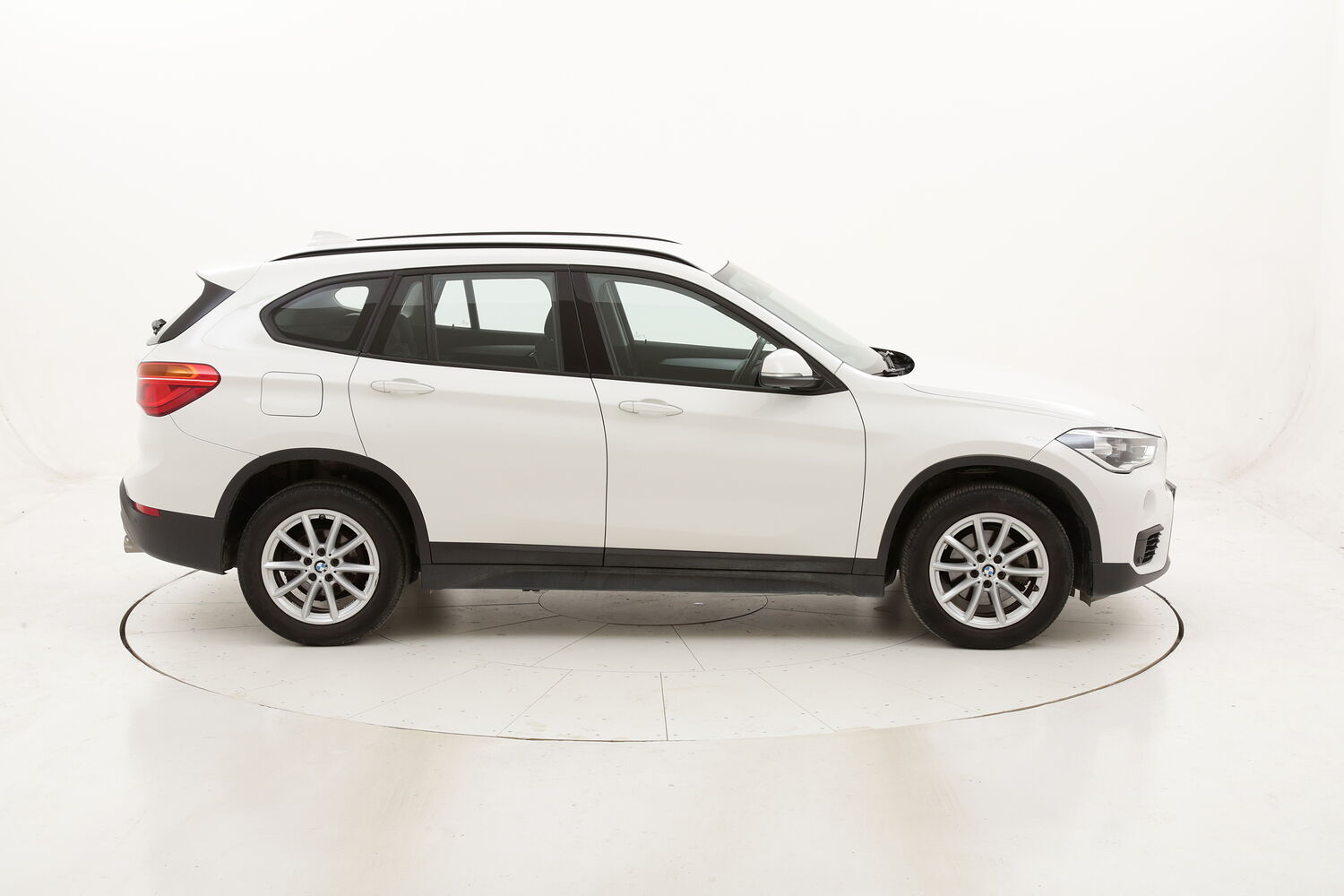 BMW X1 18d sDrive Business Aut. usata del 2019 con 58.900 km