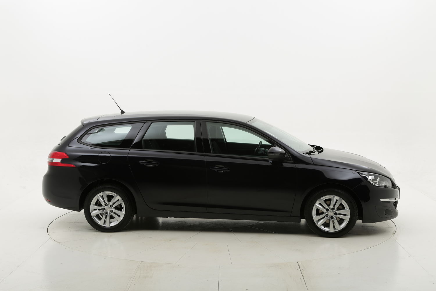 Peugeot 308 usata del 2016 con 135.772 km