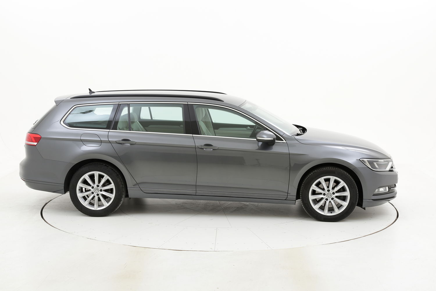 Volkswagen Passat usata del 2017 con 110.974 km