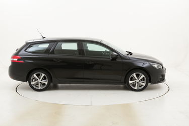Peugeot 308 SW Active usata del 2017 con 84.366 km