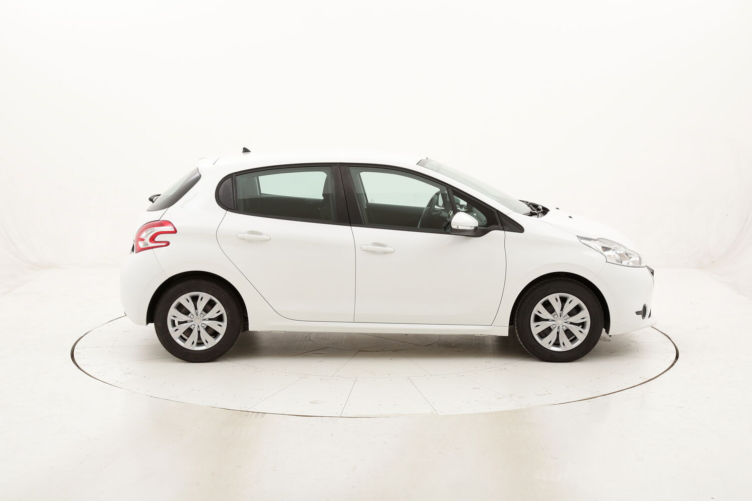 Peugeot 208 Active usata del 2015 con 32.865 km