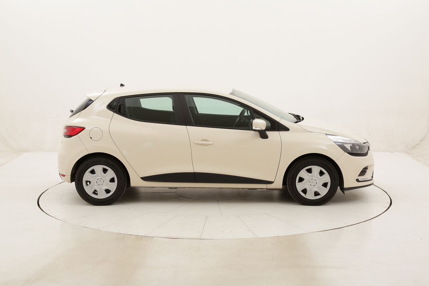 Renault Clio Energy Life usata del 2017 con 135.424 km