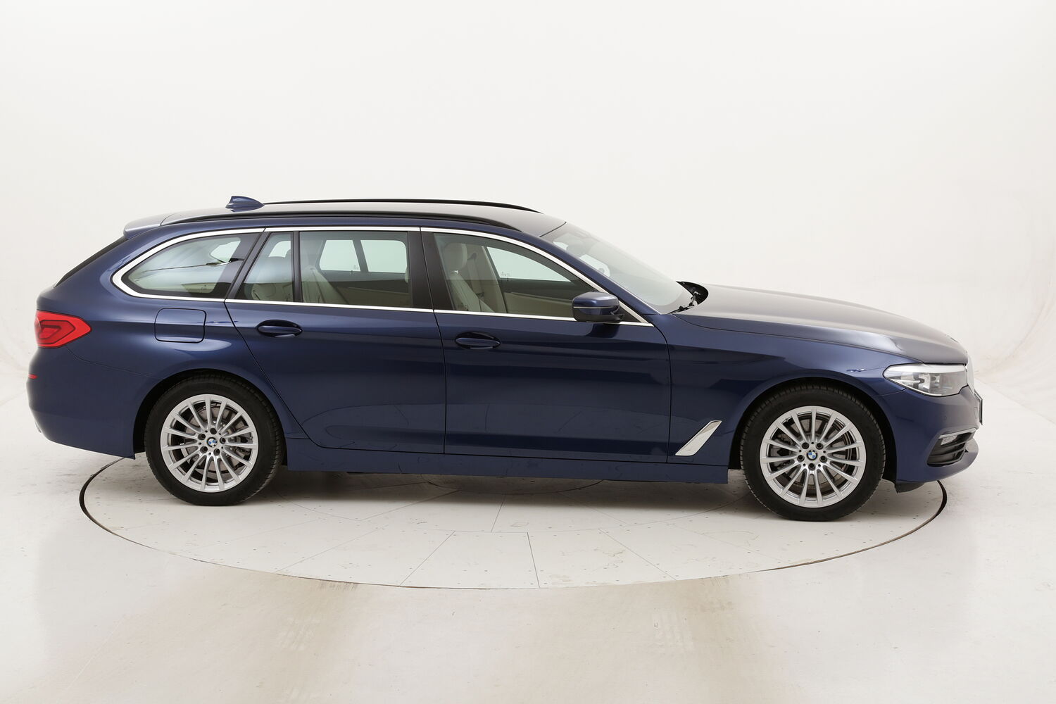 BMW Serie 5 520d 48V xDrive Touring Business Aut. usata del 2020 con 8.364 km