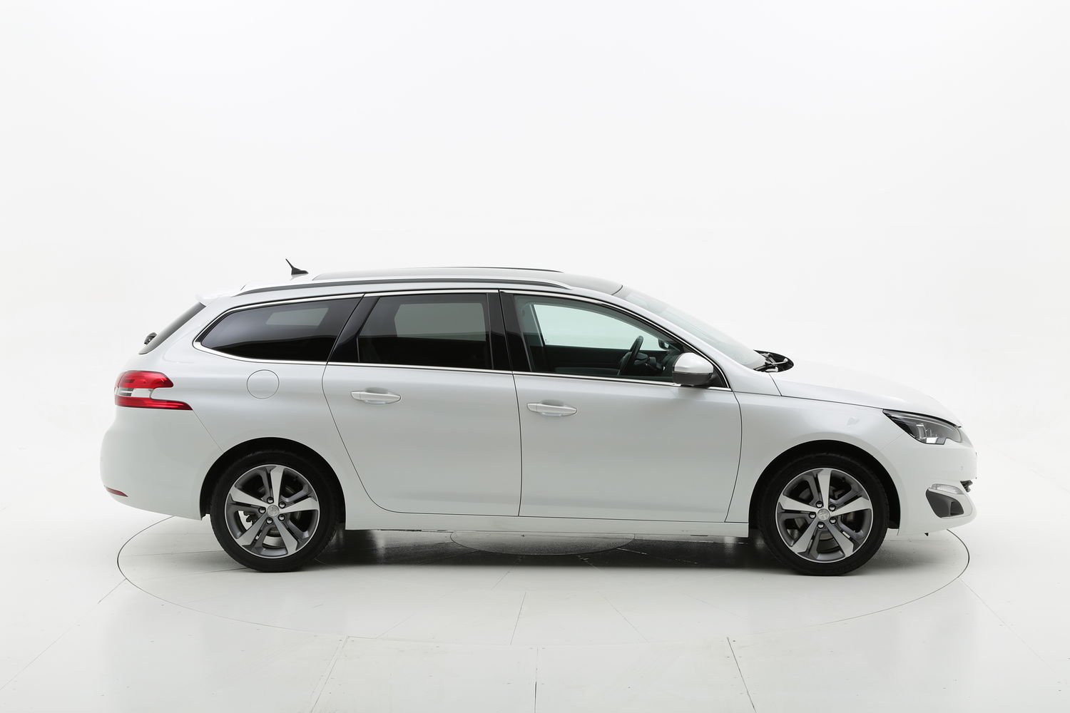 Peugeot 308 usata del 2016 con 86.632 km