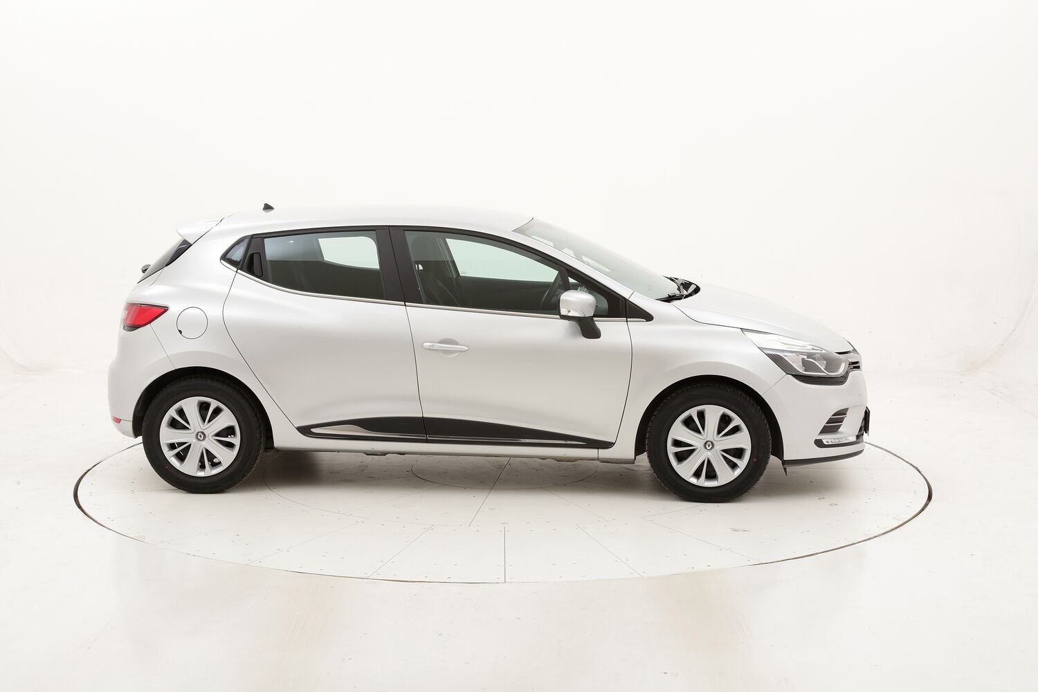 Renault Clio Energy Zen usata del 2018 con 64.179 km