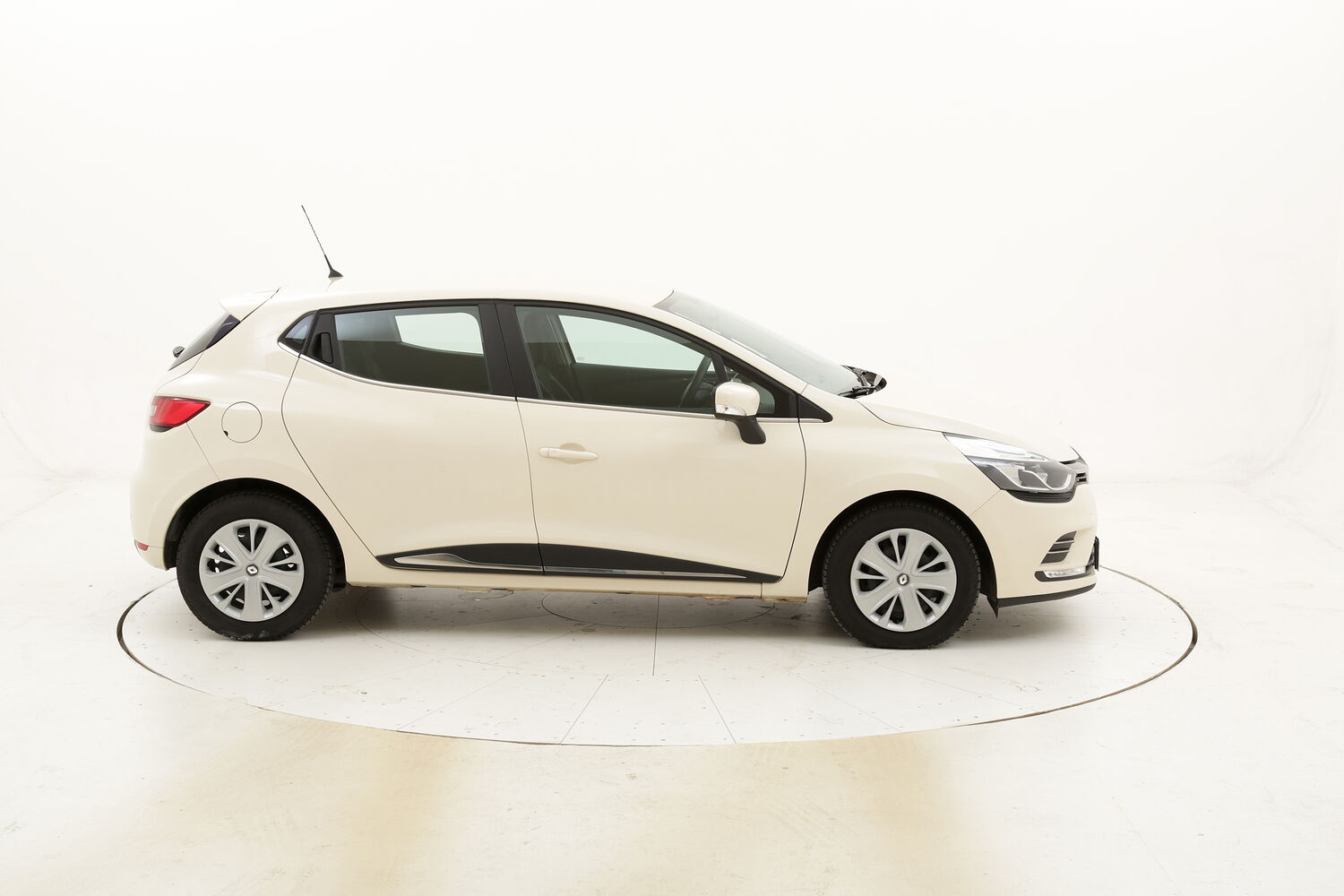 Renault Clio Energy Zen usata del 2017 con 22.665 km