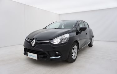 Renault Clio Da un'altra prospettiva Renault Clio Da un'altra prospettiva