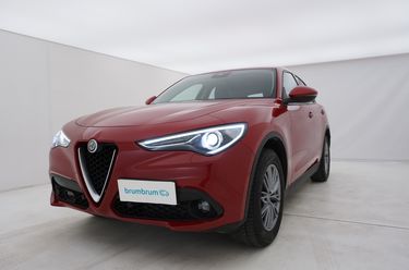 Alfa Romeo Stelvio Da un'altra prospettiva Alfa Romeo Stelvio Da un'altra prospettiva