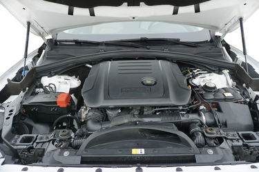 Jaguar F-Pace Vano motore Jaguar F-Pace Vano motore