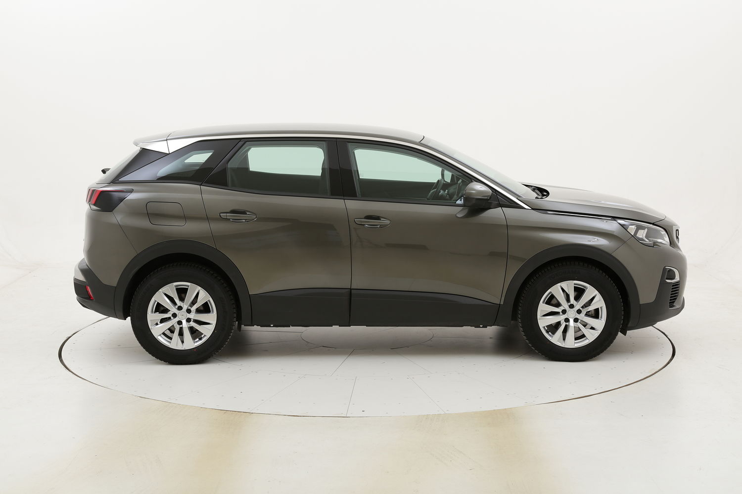 Peugeot 3008 Business usata del 2018 con 111.116 km