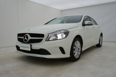 Mercedes Classe A Da un'altra prospettiva Mercedes Classe A Da un'altra prospettiva