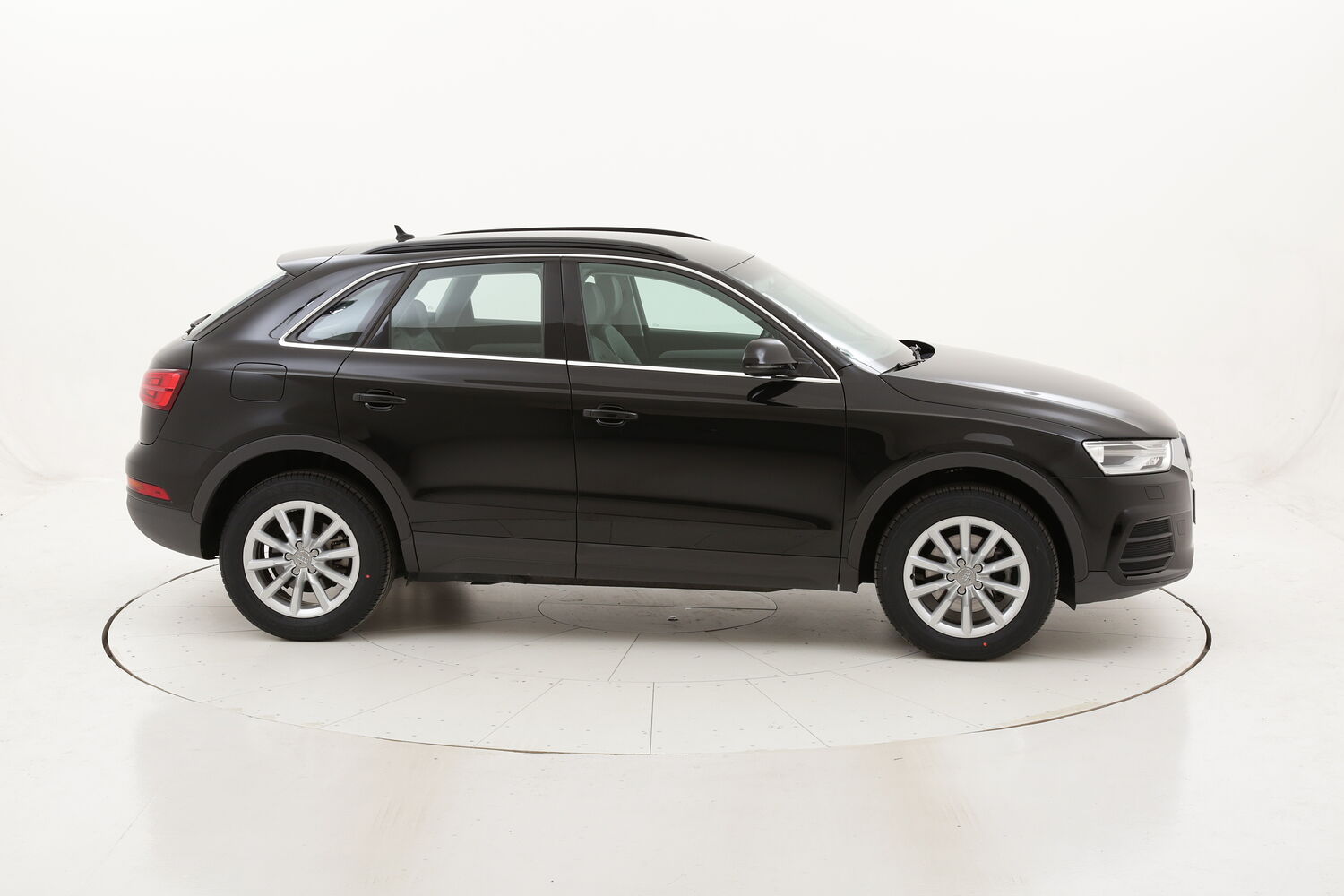 Audi Q3 Business quattro usata del 2016 con 130.918 km