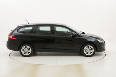 Peugeot 308 SW Active usata del 2017 con 79.872 km