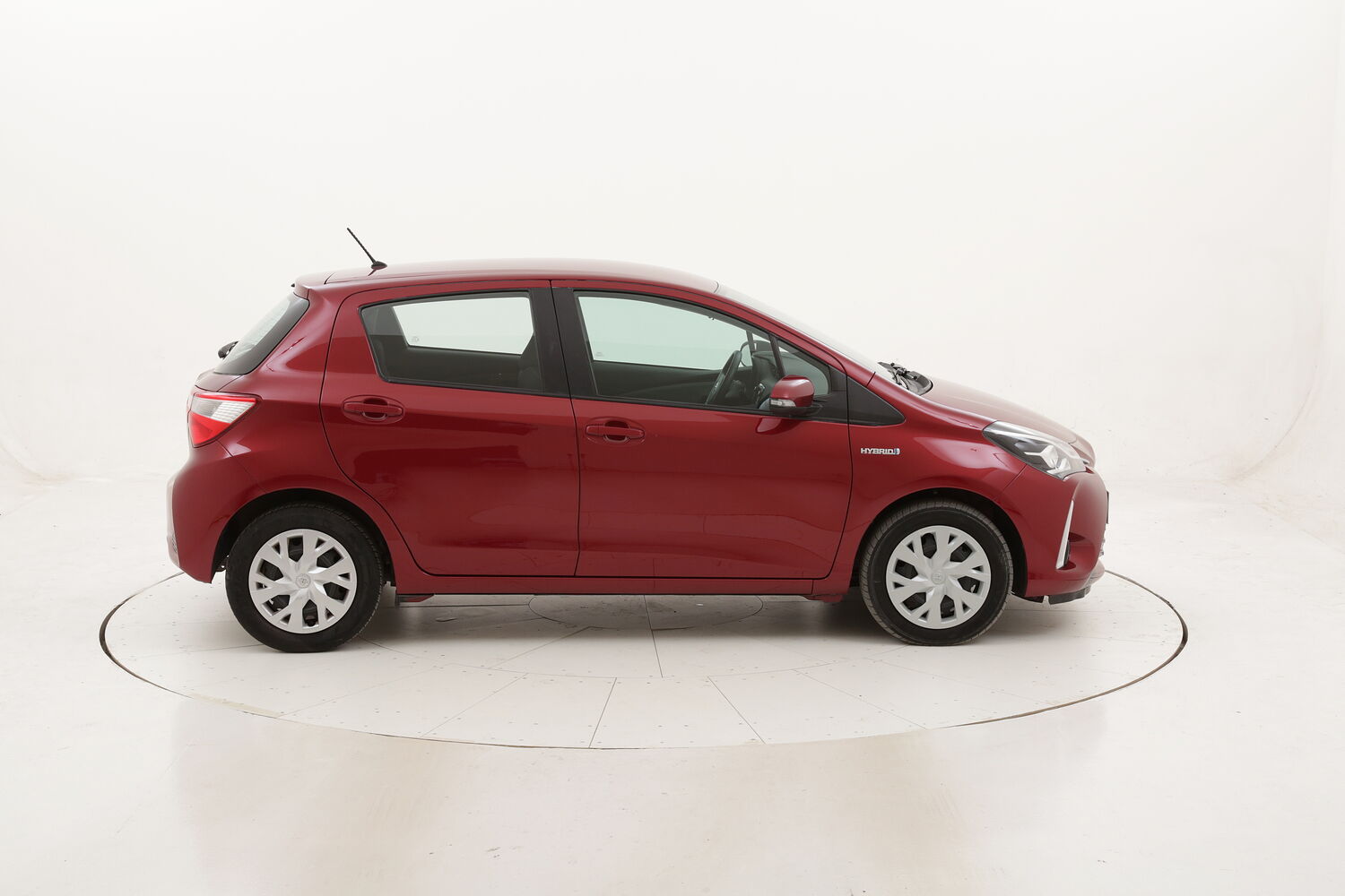 Toyota Yaris Hybrid Business usata del 2018 con 39.036 km