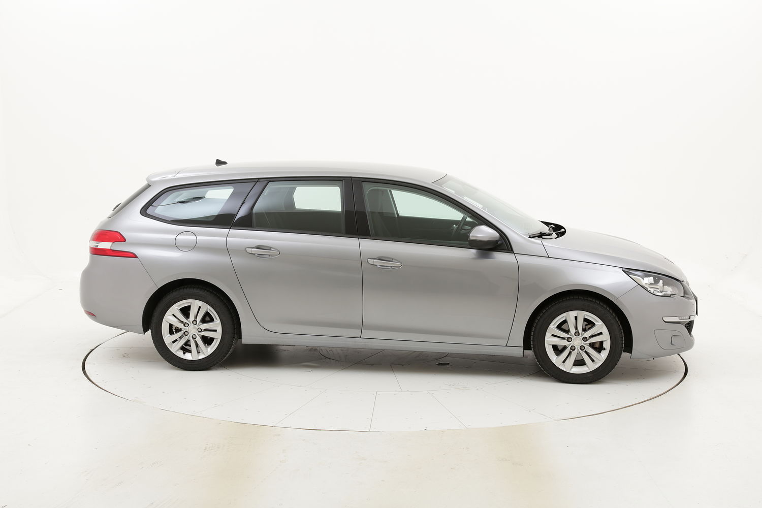 Peugeot 308 usata del 2016 con 112.096 km