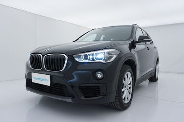 BMW X1 Visione frontale Visione frontale di BMW X1