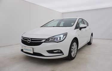 Opel Astra Da un'altra prospettiva Opel Astra Da un'altra prospettiva