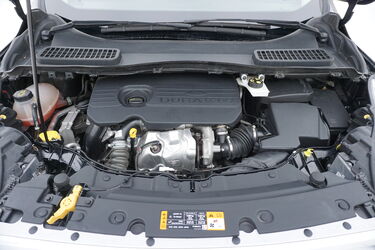 Ford Kuga Vano motore Vano motore di Ford Kuga