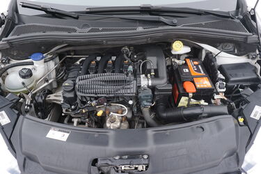 Vano motore di Peugeot 208