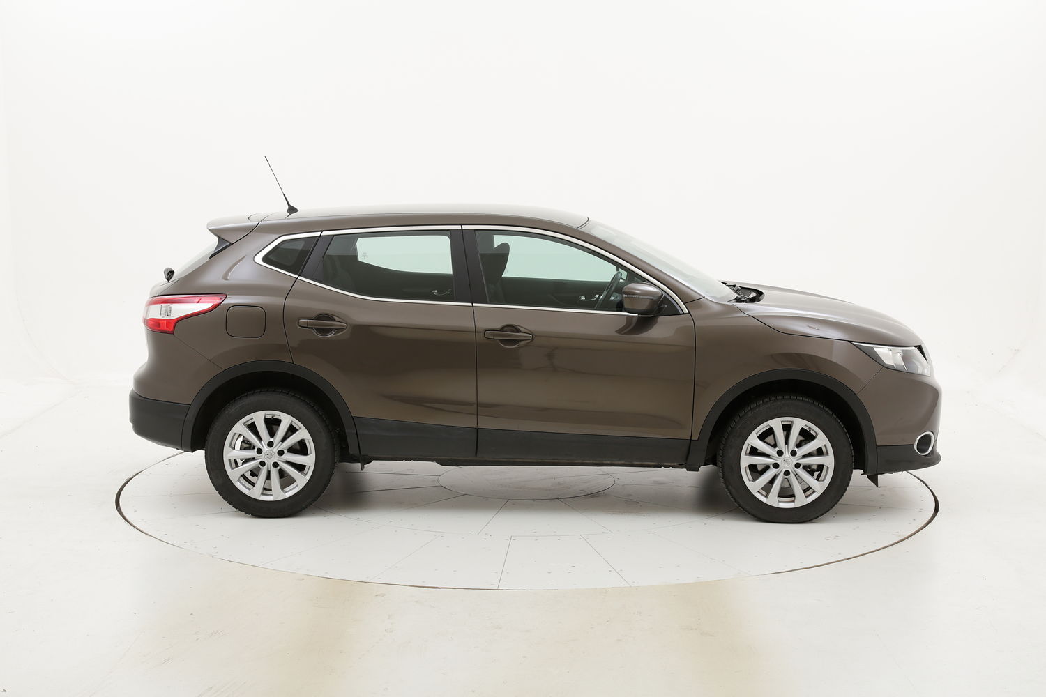 Nissan Qashqai usata del 2016 con 64.318 km