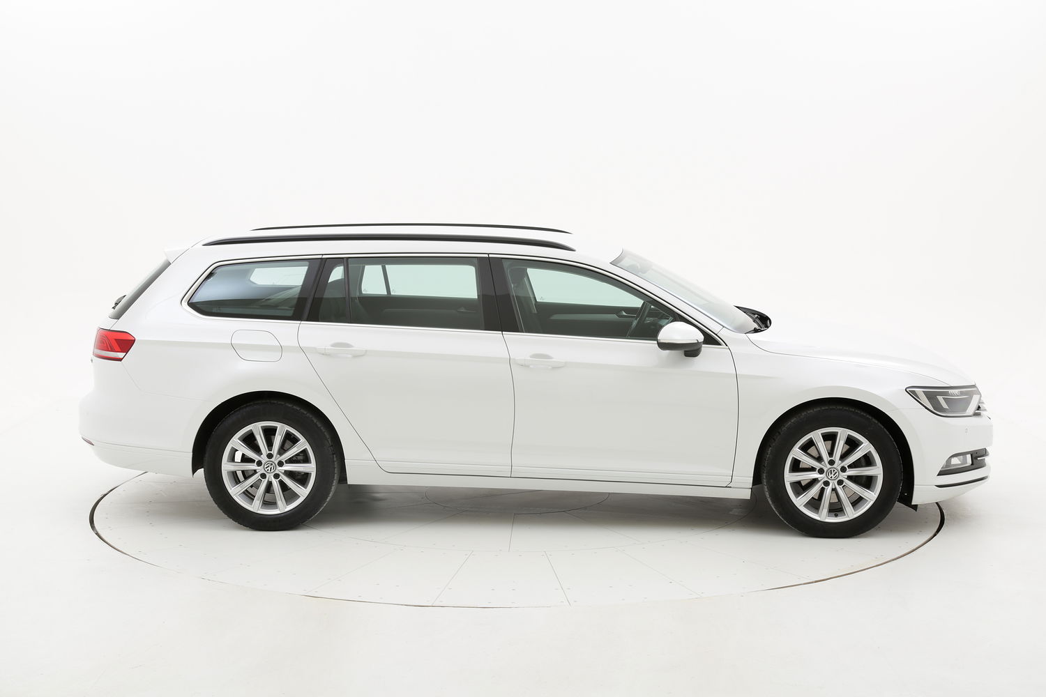 Volkswagen Passat usata del 2015 con 154.370 km