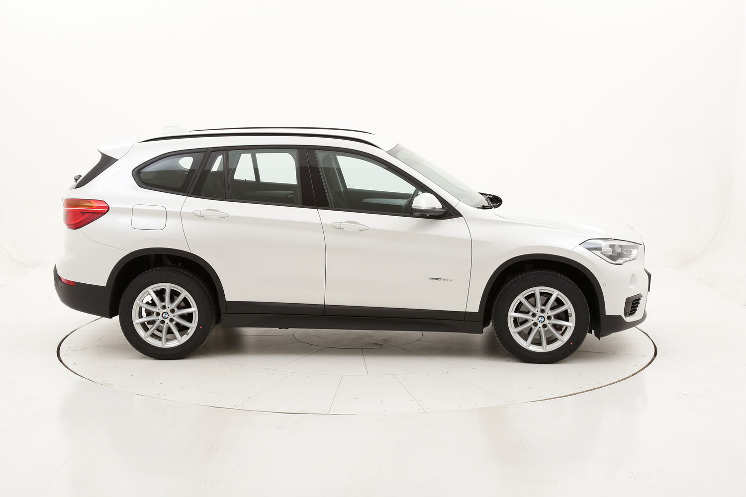 BMW X1 18d sDrive Business Aut. usata del 2018 con 64.216 km