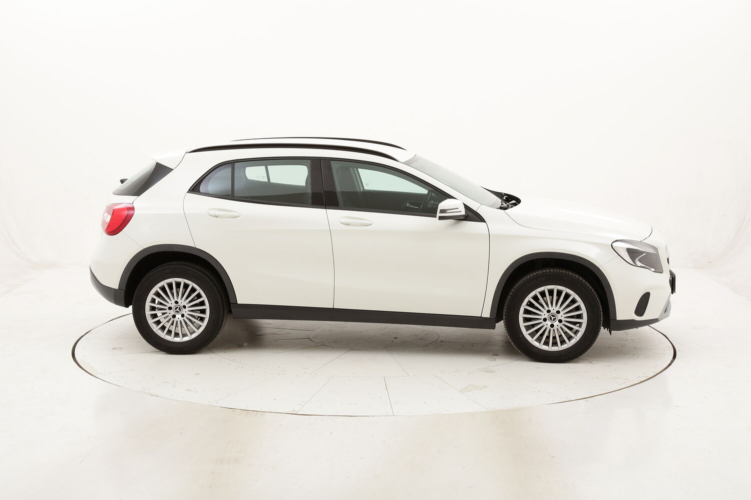 Mercedes GLA 200d Business 4Matic Aut. usata del 2017 con 38.380 km