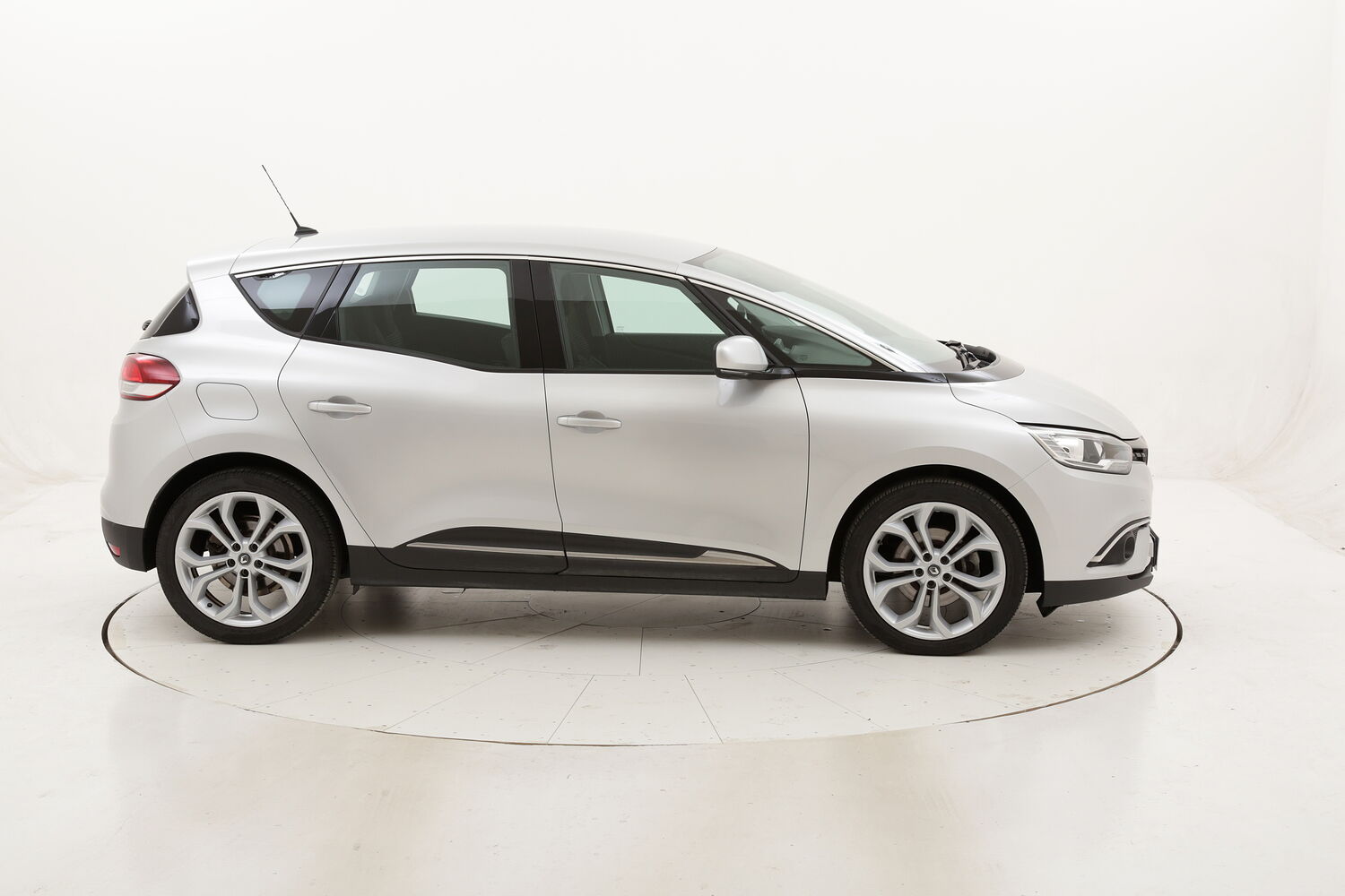Renault Scénic Energy Zen usata del 2017 con 114.750 km