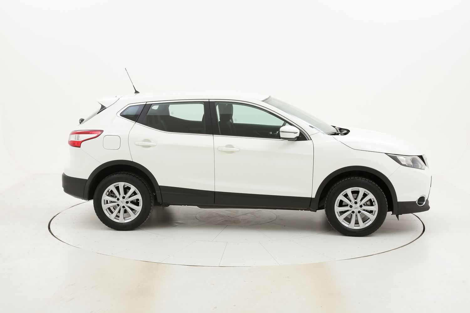 Nissan Qashqai usata del 2017 con 27.714 km