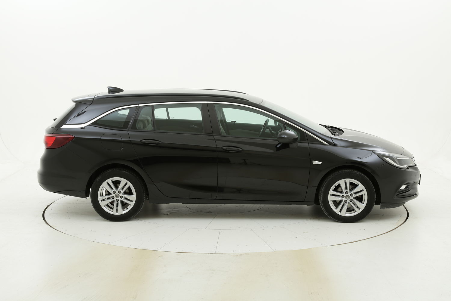 Opel Astra usata del 2017 con 80.133 km
