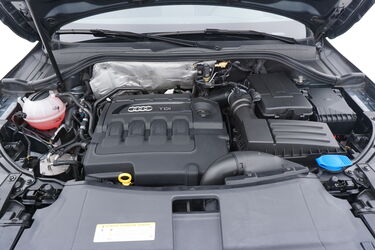 Vano motore di Audi Q3
