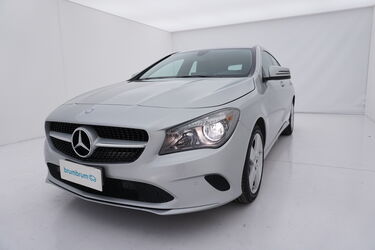 Mercedes CLA Visione frontale Visione frontale di Mercedes CLA