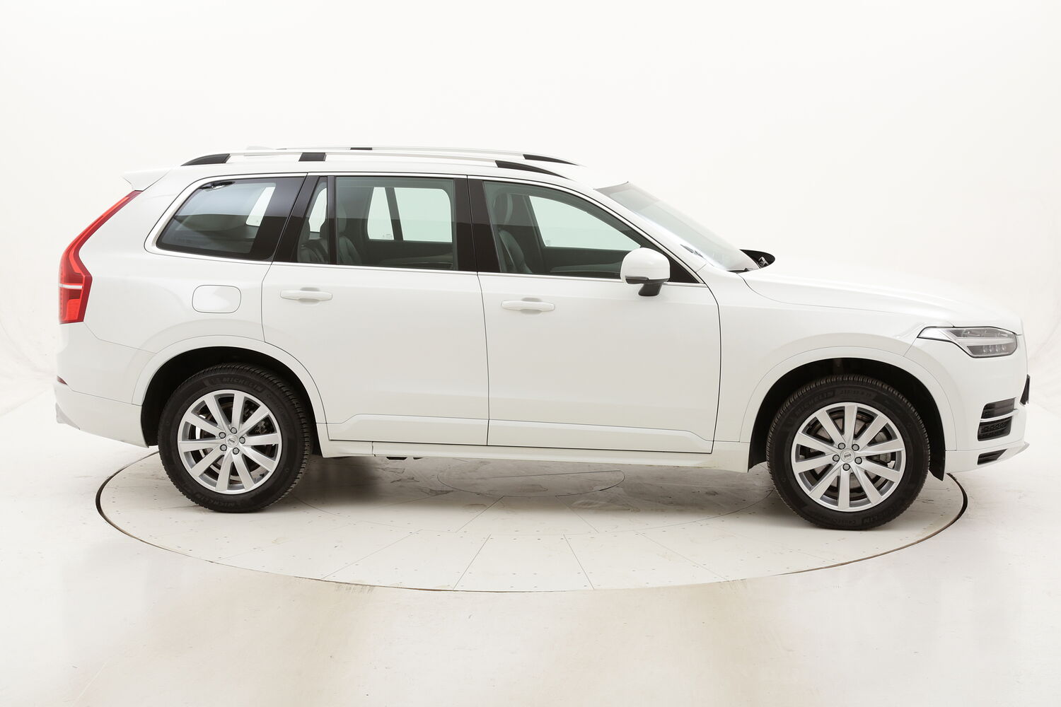 Volvo XC90 D4 Momentum Geartronic usata del 2017 con 107.644 km