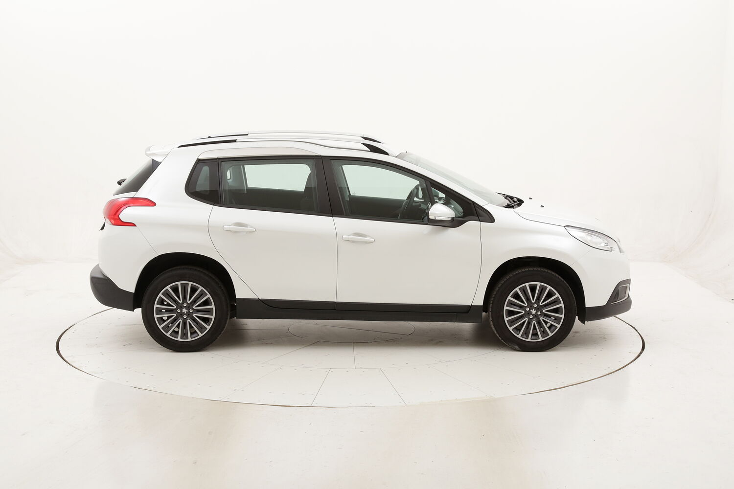 Peugeot 2008 Active usata del 2015 con 111.473 km