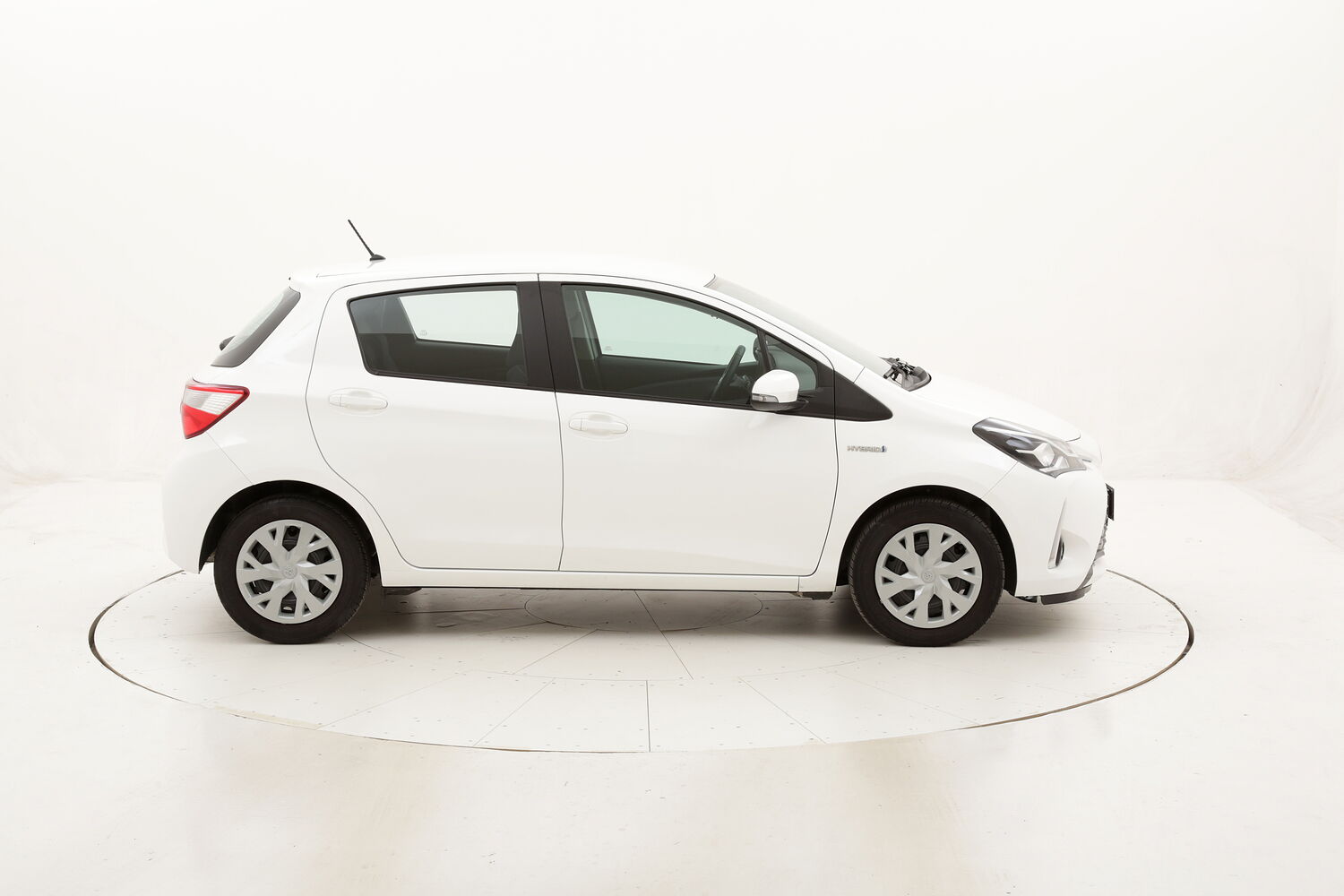 Toyota Yaris Hybrid Business usata del 2018 con 38.620 km