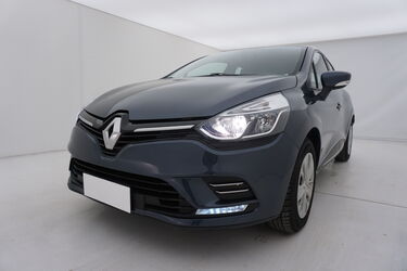 Visione frontale di Renault Clio