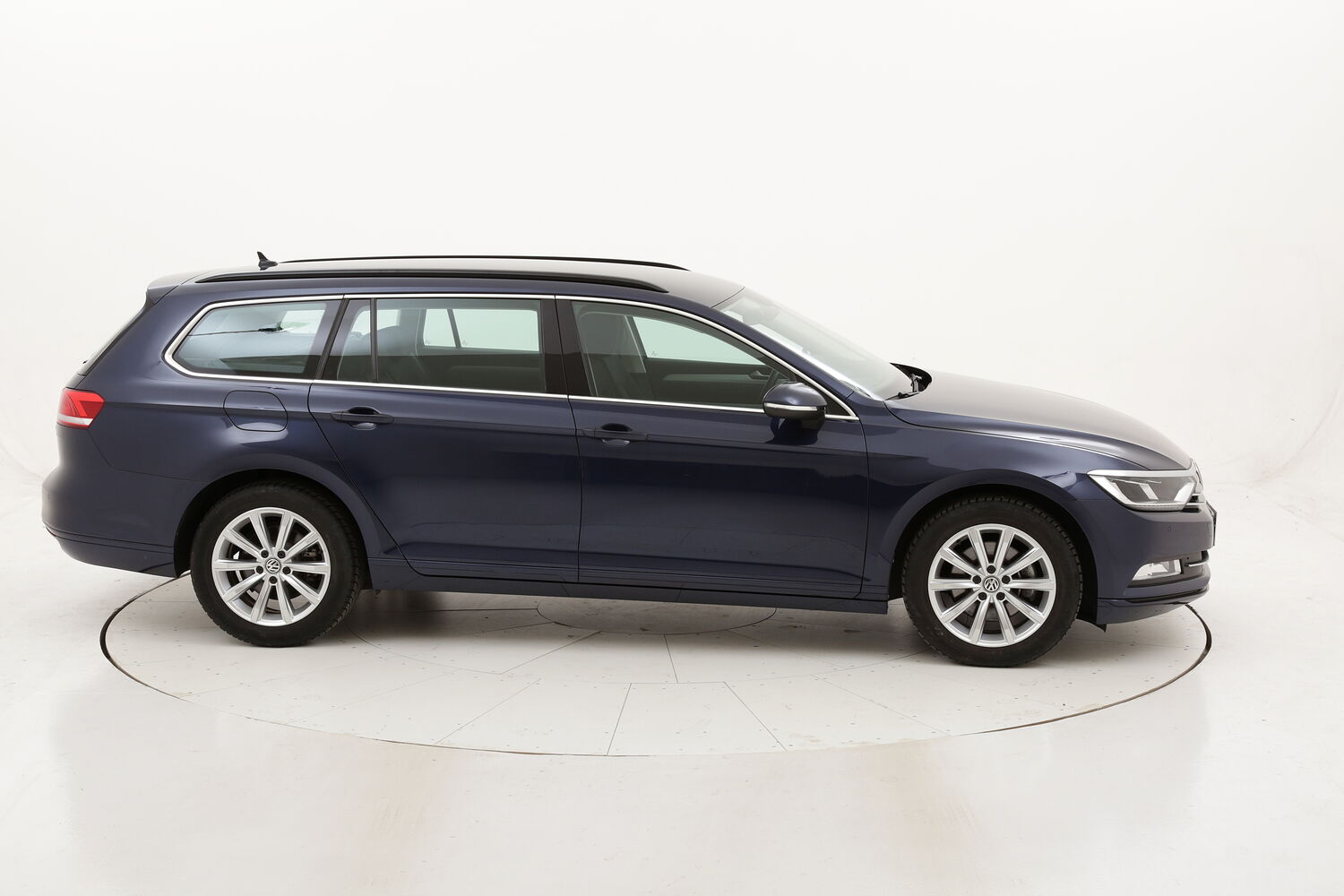 Volkswagen Passat Variant Business DSG usata del 2017 con 84.774 km