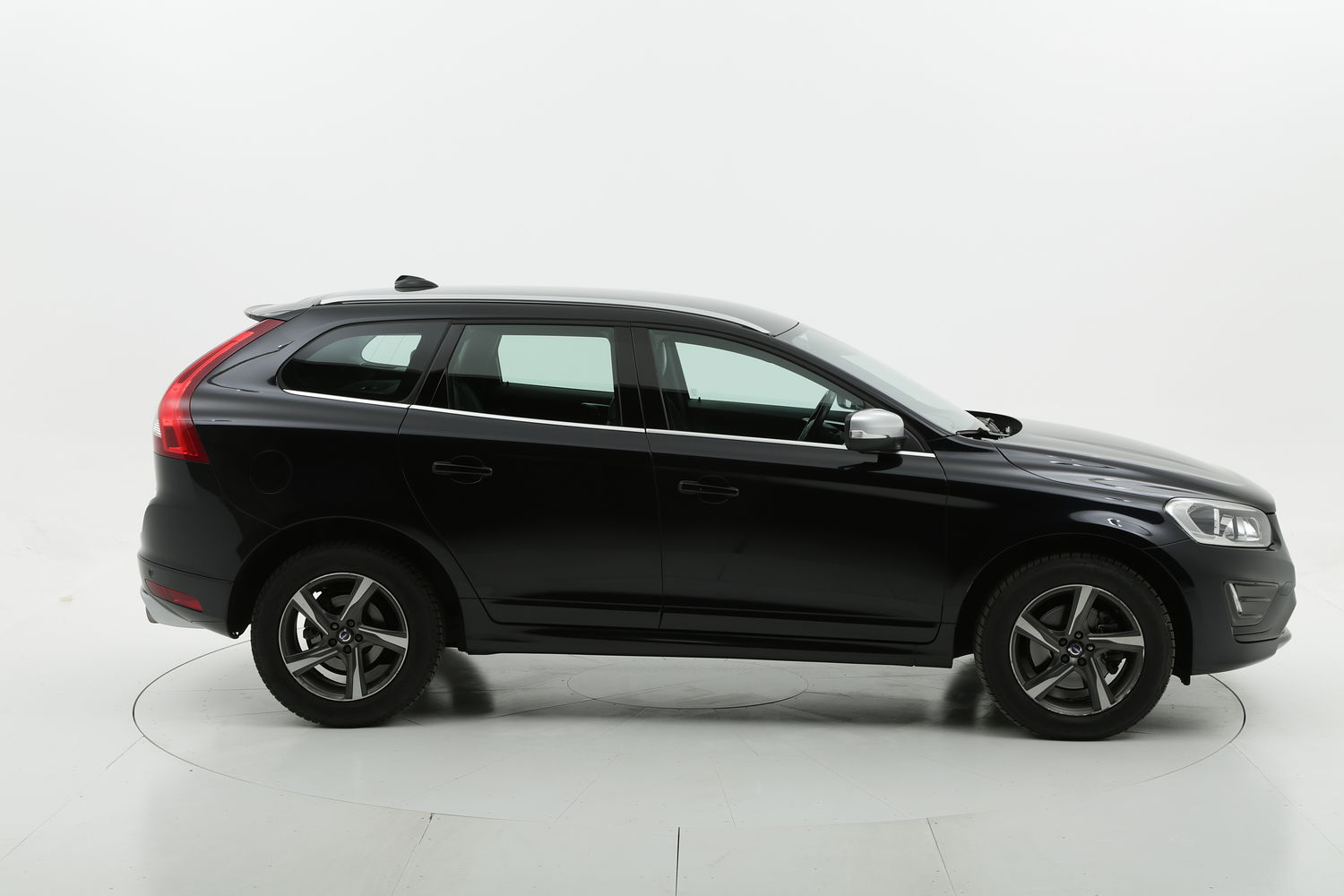 Парящая панель volvo xc60