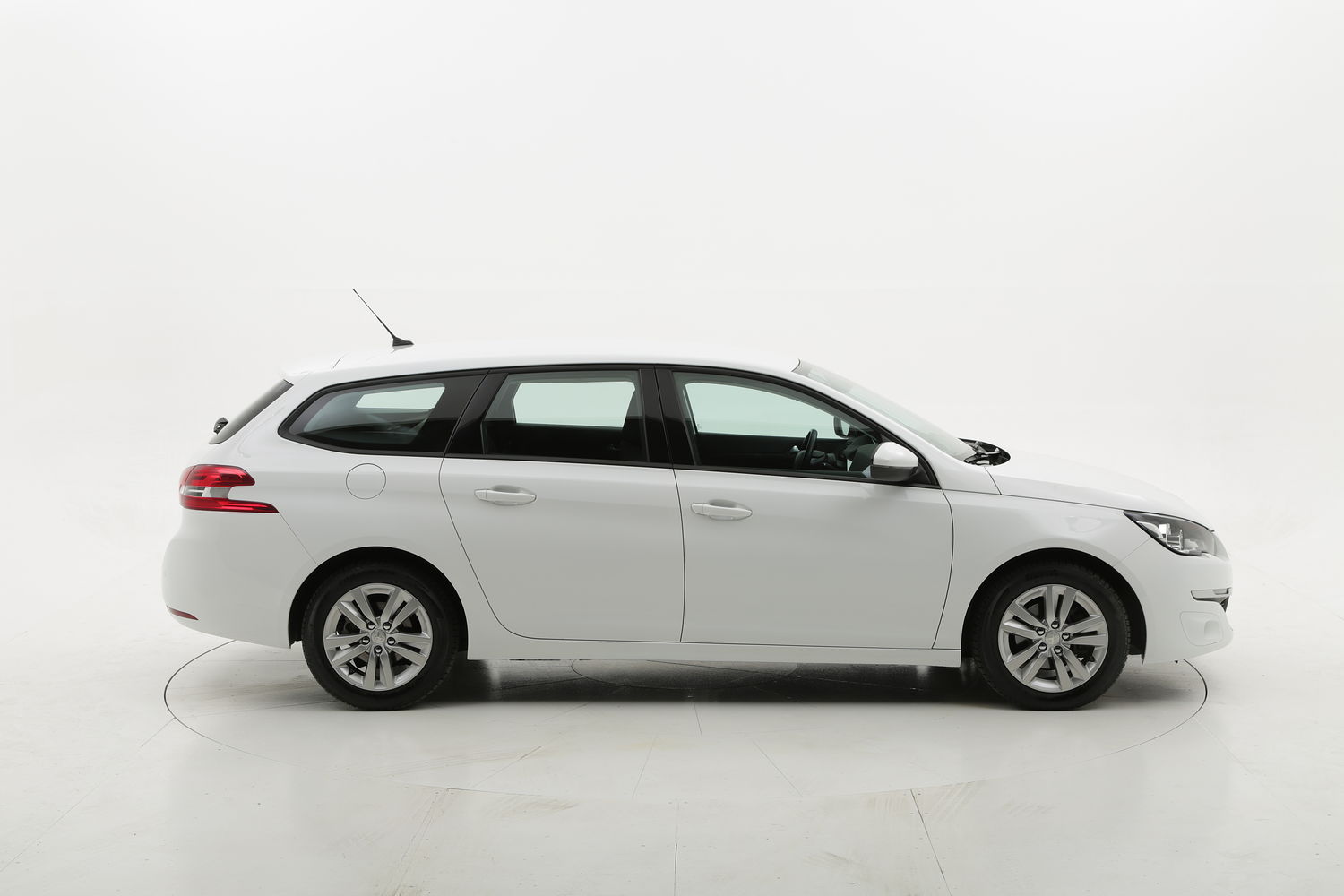 Peugeot 308 usata del 2015 con 128.525 km