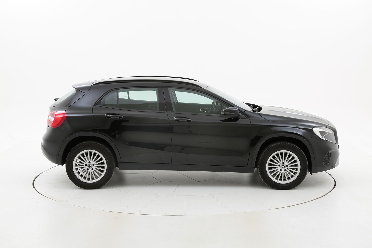 Mercedes GLA usata del 2017 con 73.889 km