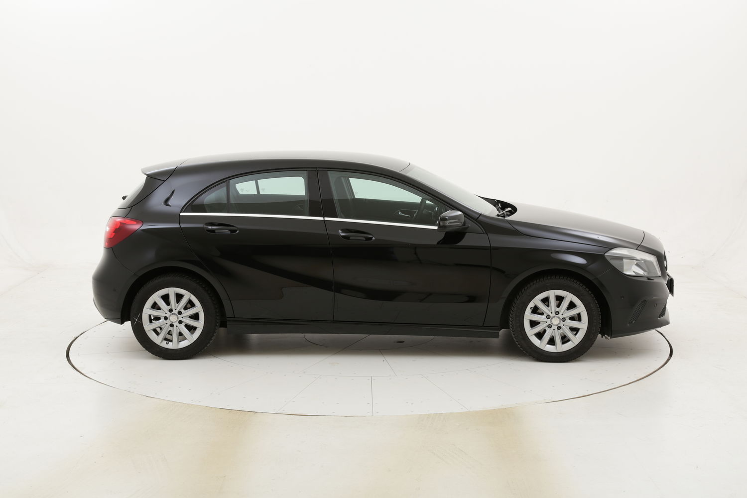 Mercedes Classe A 160d Business usata del 2017 con 87.350 km